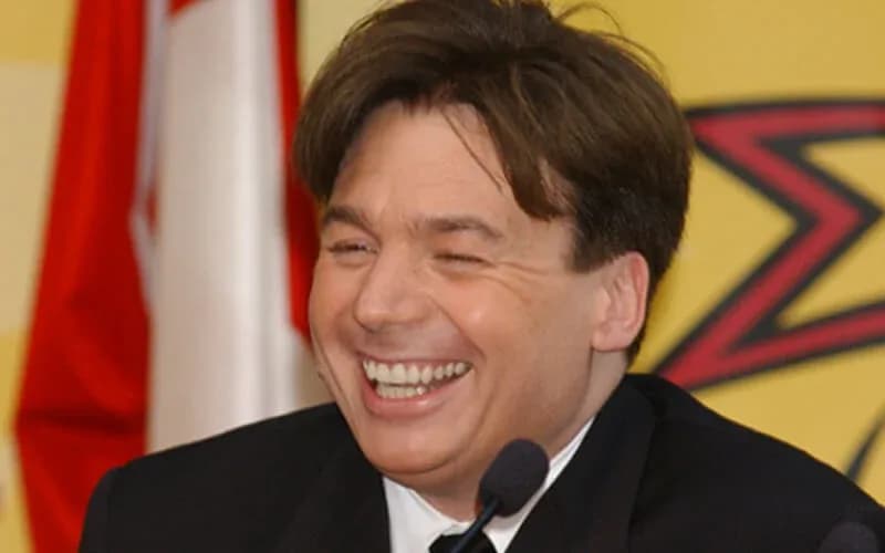Mike Myers se métamorphose en Shrek pour honorer Eddie Murphy à l’AFI Life Achievement Award