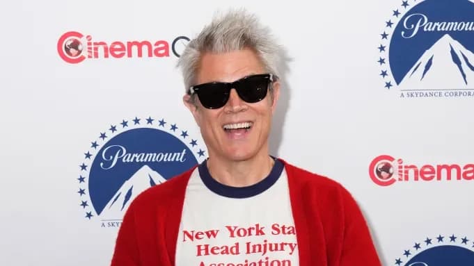 Johnny Knoxville clôt 'Jackass' en beauté avec une explosion spectaculaire à Simi Valley