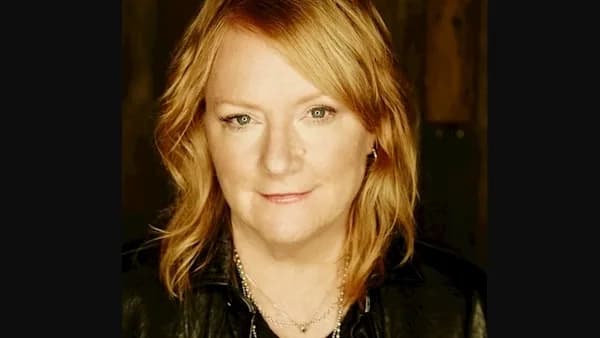 Emily Saliers des Indigo Girls dévoile un combat bouleversant contre des troubles neurologiques
