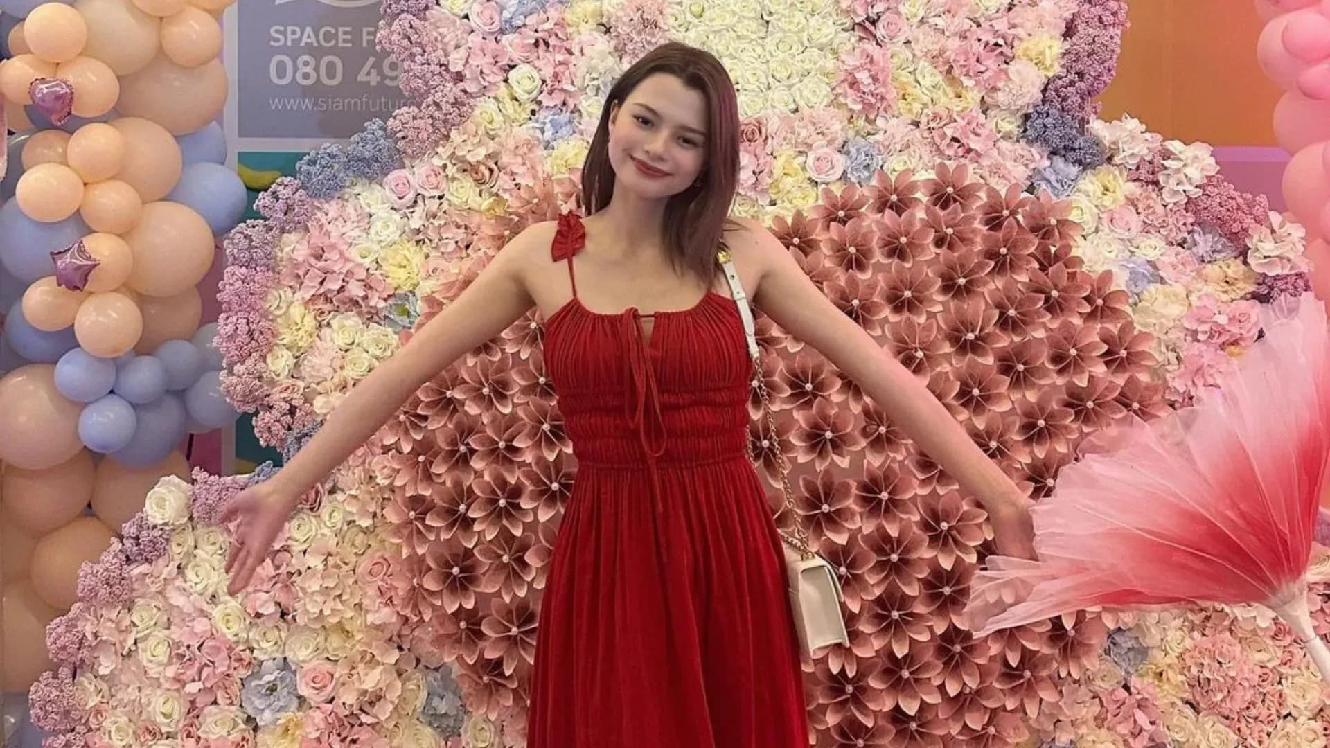 Becky Armstrong, star de Netflix, signe avec l'agence hollywoodienne CAA