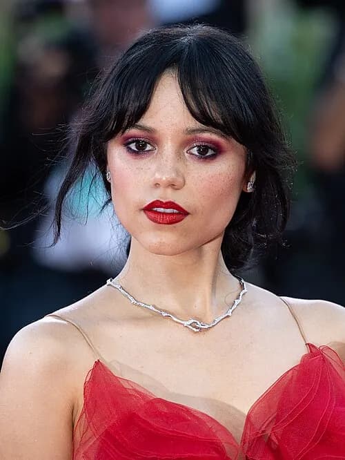 Jenna Ortega et Leos Carax : L'alliance inattendue qui secoue Hollywood et le cinéma français