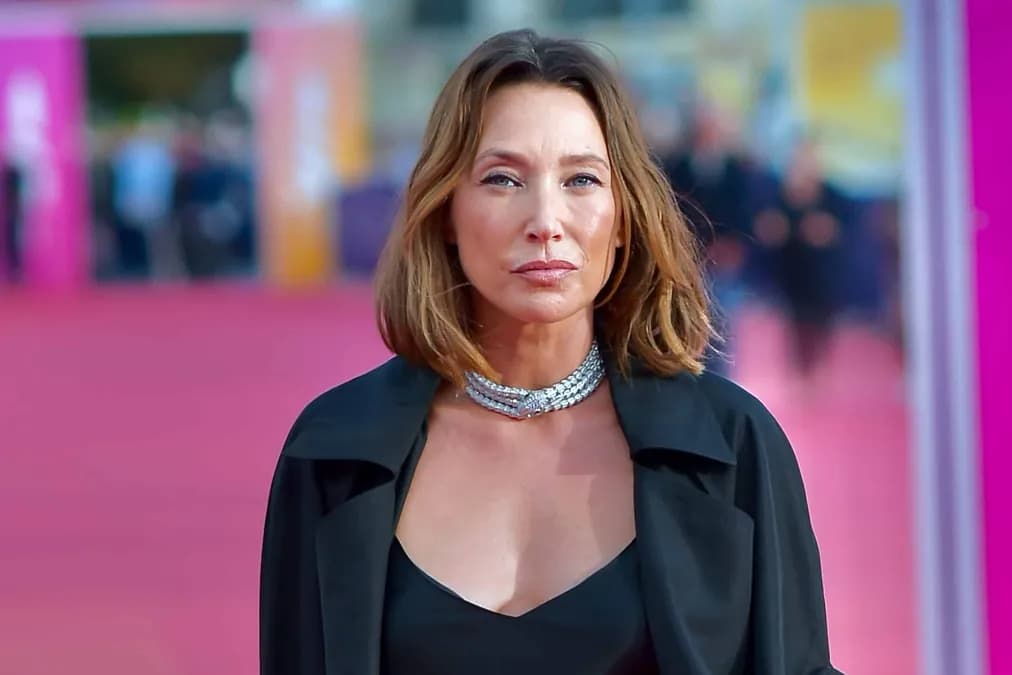 Laura Smet pose avec Benjamin Voisin, futur Johnny Hallyday