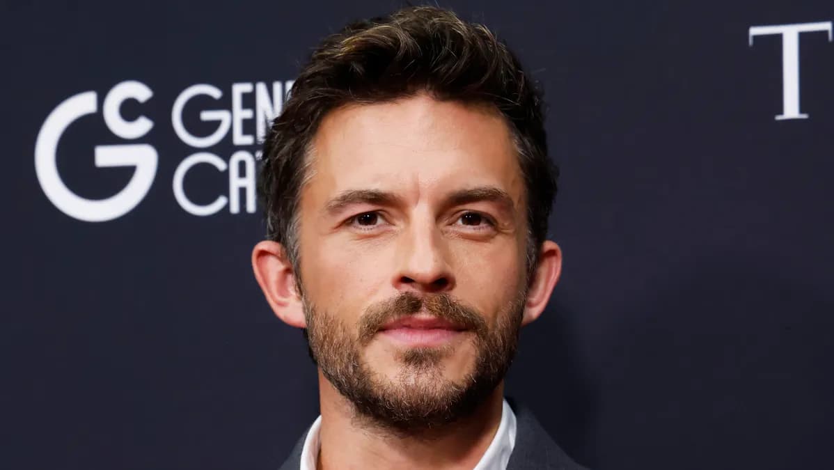 Jonathan Bailey : son coming out et sa confiance en soi