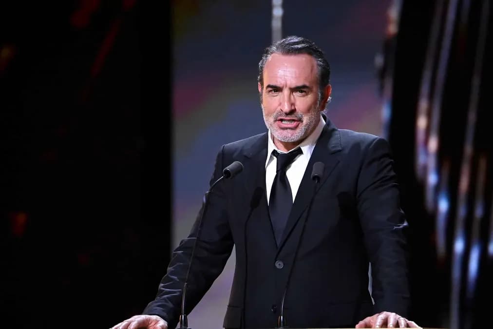 Jean Dujardin rend hommage à Bruno Salomone deux mois après sa mort
