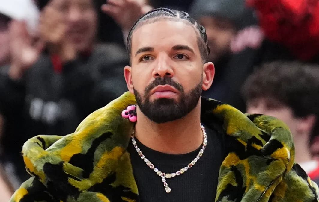 Drake dénonce ses faux alliés et révèle ses véritables amis dans son titre « Firm Friends »