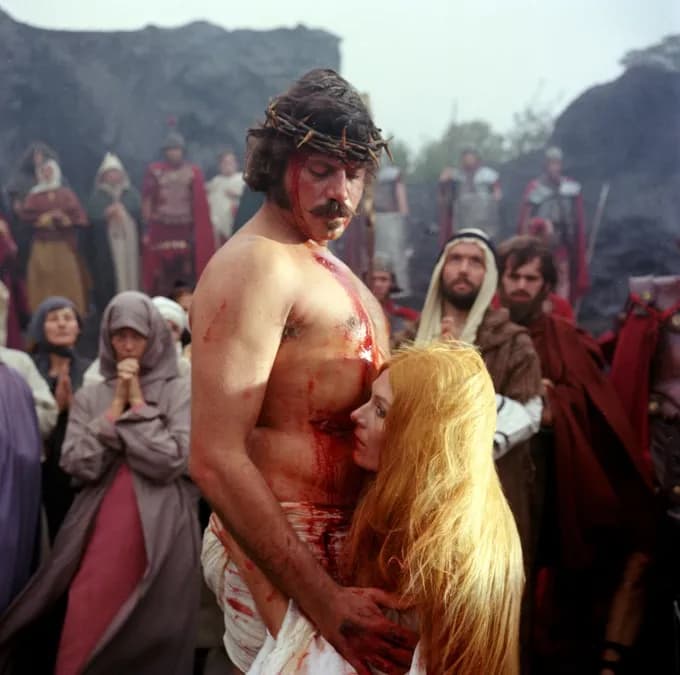 Ken Russell et « The Devils » : le film culte toujours aussi provocateur à Cannes
