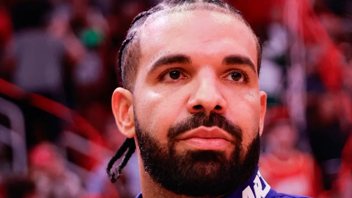 Drake dévoile 'October Gang' et OVO dans son titre 'Plot Twist' sur l'album ICEMAN