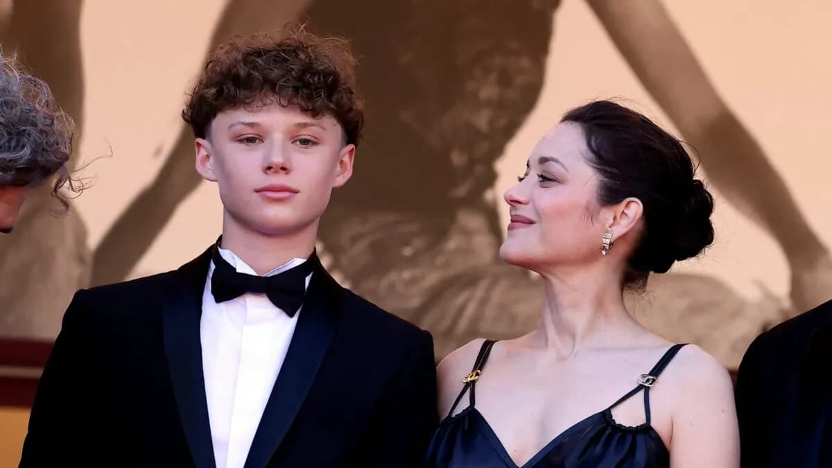 Marion Cotillard émue : sa montée des marches improvisée avec son fils Marcel au Festival de Cannes