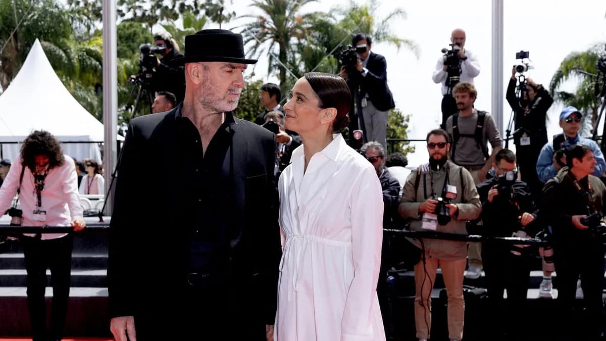 Eric Cantona et Rachida Brakni : leurs regards complices enflamment le tapis rouge du Festival de Cannes