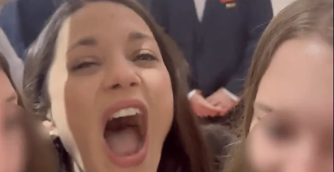 Marion Cotillard blessée à Cannes : une fan lui écrase le pied, Guillaume Canet intervient