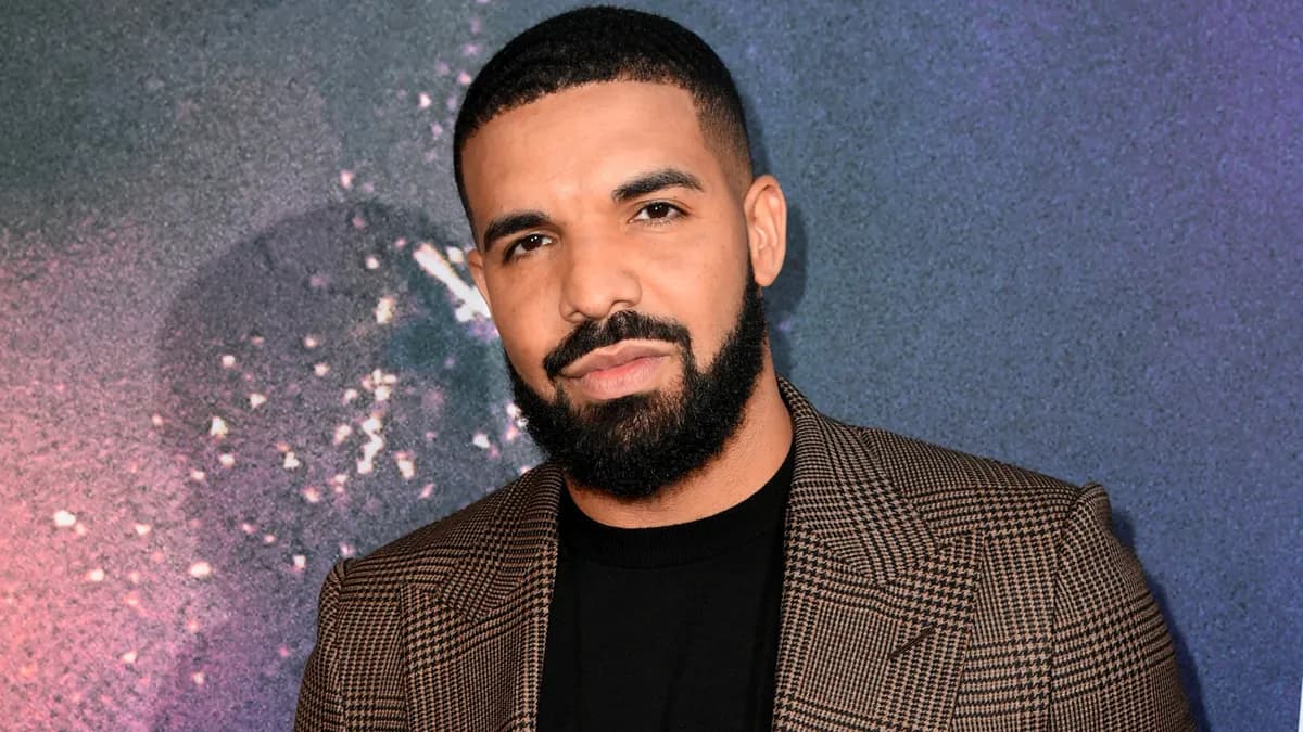 Drake lance un tacle cinglant à Universal Music dans son titre « B’s On the Table »
