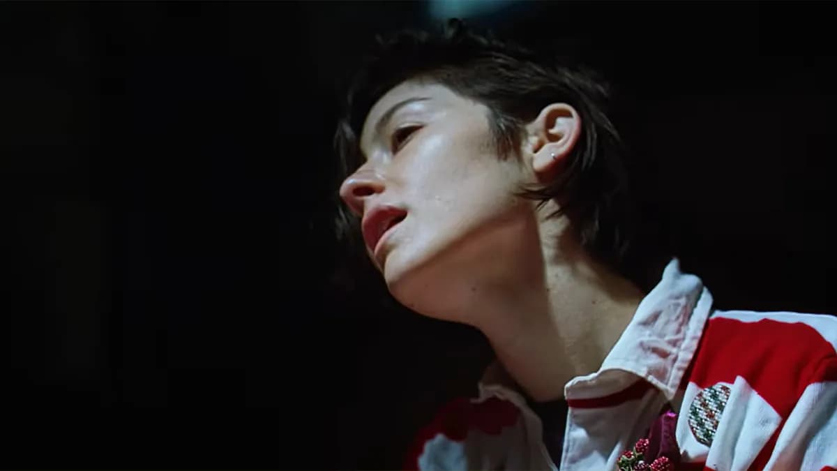 Gracie Abrams dévoile 'Hit the Wall', premier single envoûtant de son album 'Daughter from Hell'