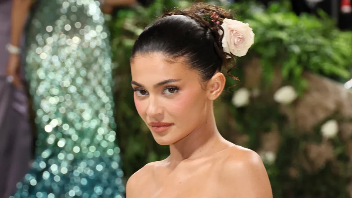 Kylie Jenner se confie sur sa vie avant la célébrité et ses défis face à la notoriété précoce