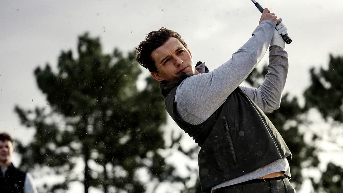 Tom Holland dévoile sa passion insoupçonnée pour le golf dans une campagne Vuori exclusive