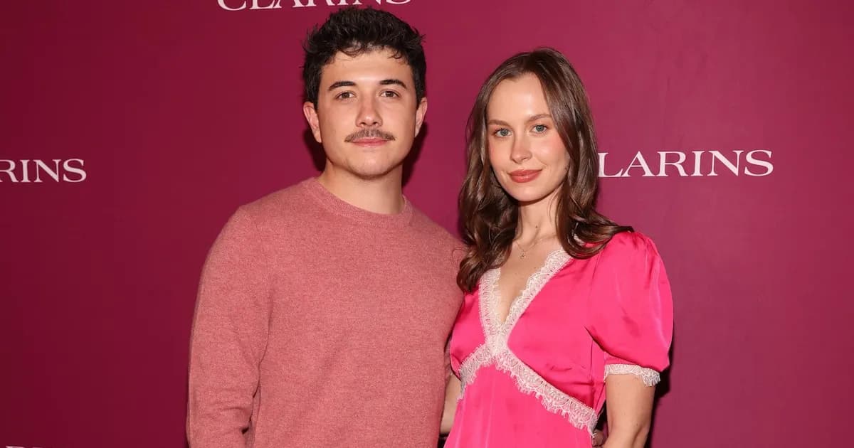 Natasha Bure célèbre sa première fête des Mères enceinte : le tendre hommage de Bradley Steven Perry en 2026