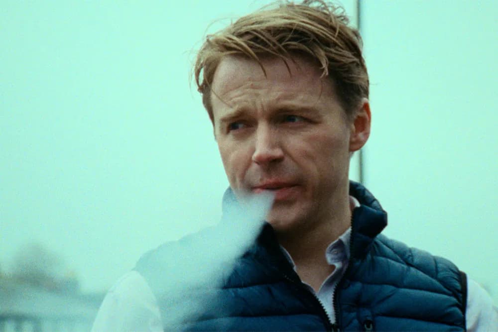 Jack Lowden incarne un politicien d'extrême droite dans la satire électorale 'Vote Gavin Lyle' (2026)