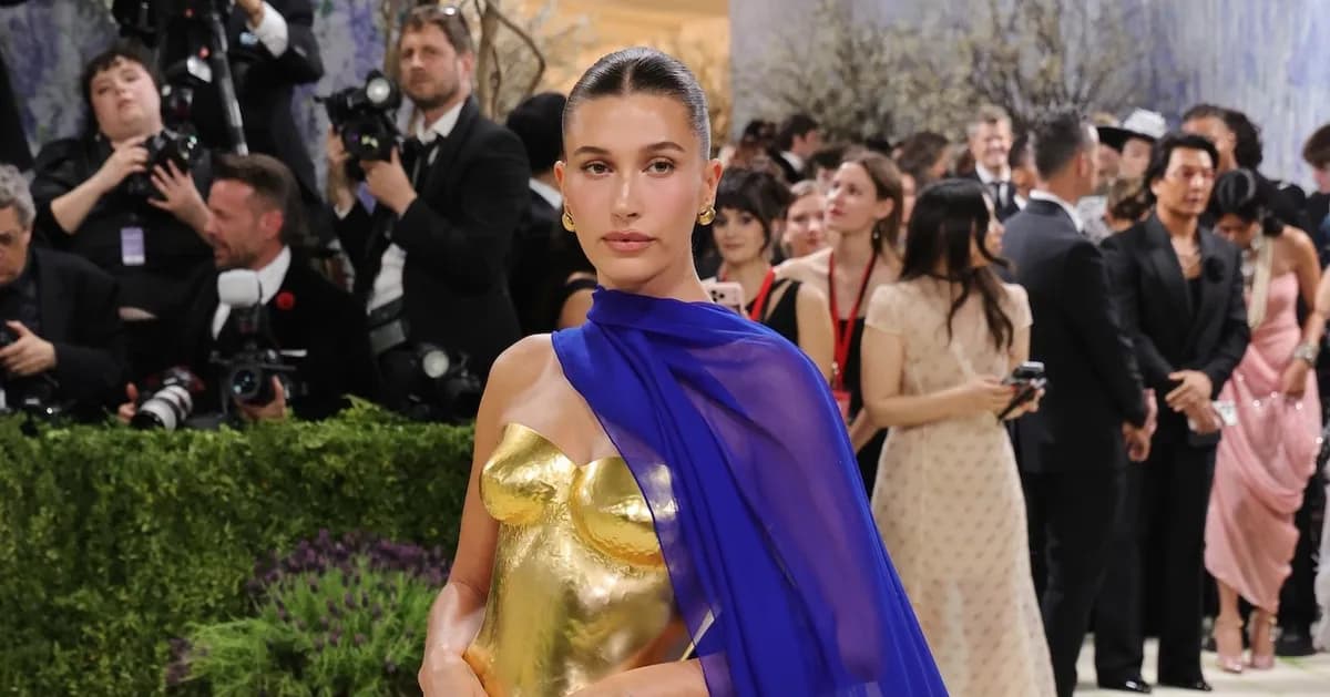 Hailey Bieber : l'évolution glamour et minimaliste de son style iconique