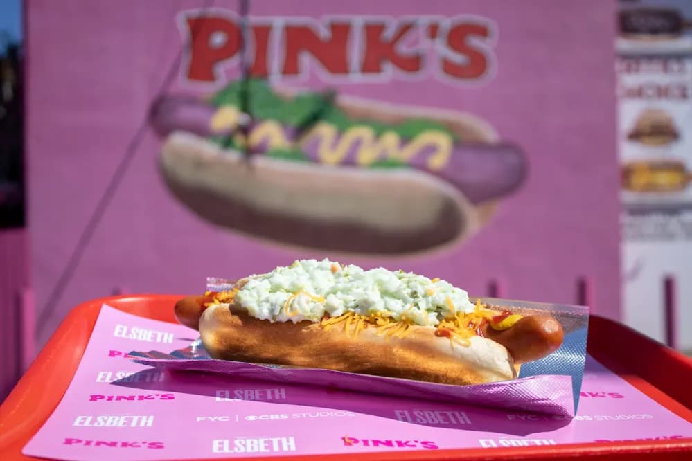 La série 'Elsbeth' s'associe à Pink’s Hot Dogs pour une surprise gourmande chaque jeudi