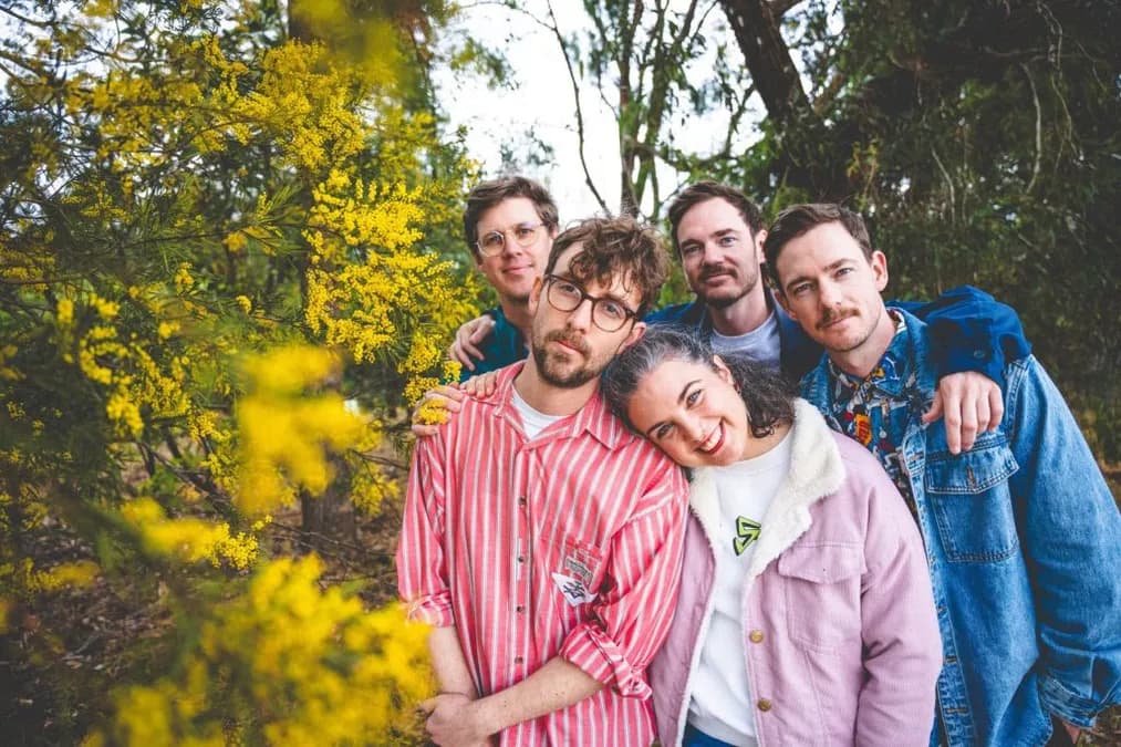 Ball Park Music suspend sa tournée : Dean Hanson opéré après une fracture spectaculaire