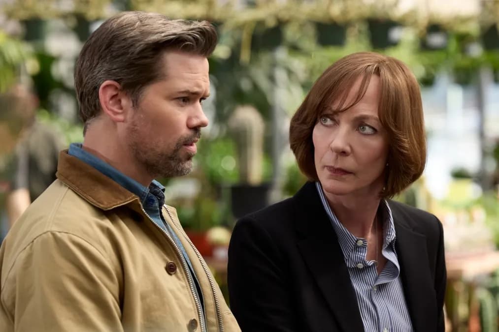 Exclusif : HBO acquiert « Miss You, Love You » avec Allison Janney et Andrew Rannells