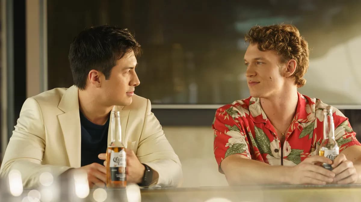 ‘Heated Rivalry’ Saison 2 : Une intrigue plus sombre et un livre ‘Modèle’ au cœur de la nouvelle saison