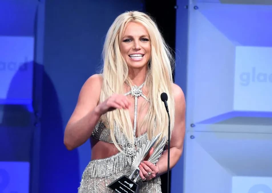Britney Spears avoue écouter Beyoncé en boucle et partage une vidéo de danse sur Rihanna