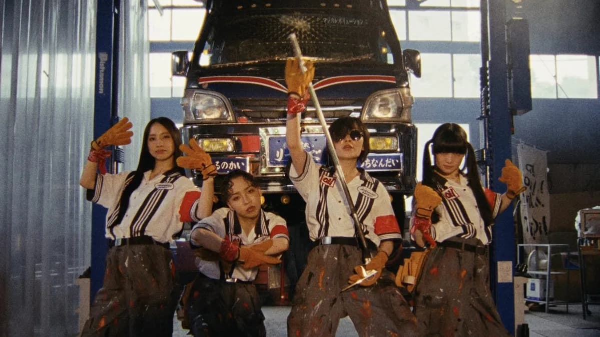 Atarashii Gakko! se livre sur son album 'From Tokyo With Love' et son évolution après 11 ans de carrière