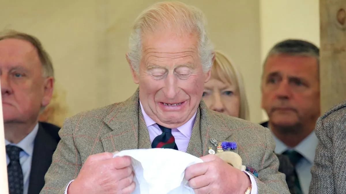 Charles III victime d'un crachat de risotto : l'incident rocambolesque avec Anna Williamson