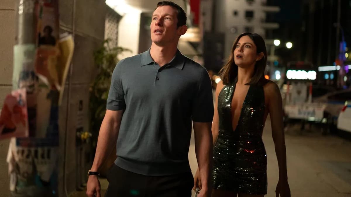 Callum Turner et Monica Barbaro : leur rom-com choc sur le sexe une fois par an expliquée
