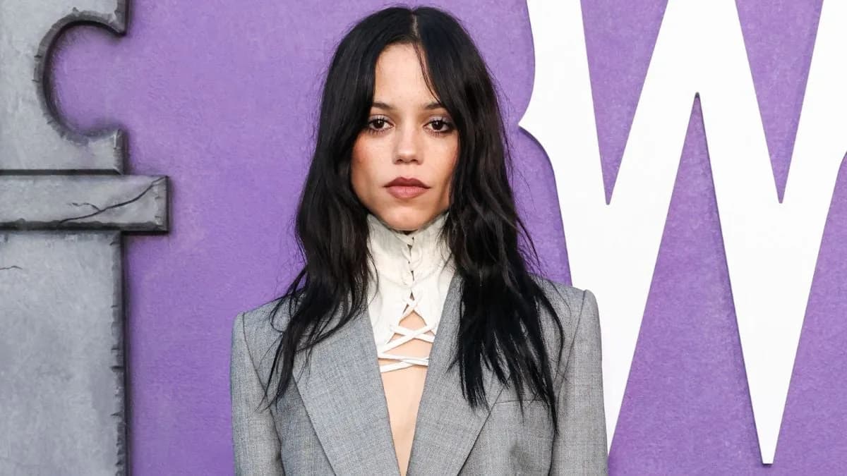 Jenna Ortega inquiète ses fans : la star de Mercredi apparaît très amaigrie dans une nouvelle vidéo