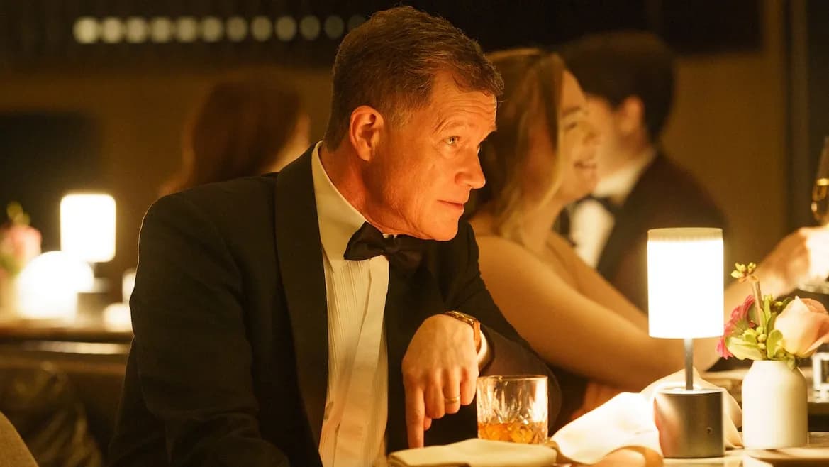 Dylan Walsh : la star d'Heated Rivalry en prise avec les secrets de la saison 2