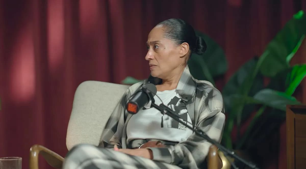 Tracee Ellis Ross accuse Jay Leno de l'avoir snobée à l'époque de Girlfriends : "Est-ce juste du racisme ?"