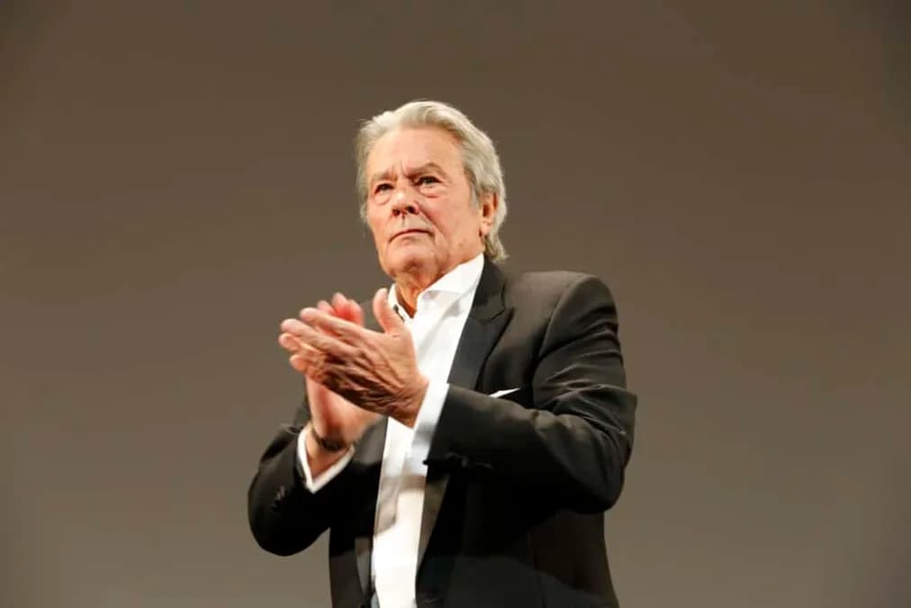 Alain Delon, 2 ans après sa mort : l'enfance en prison, la charcuterie, l'Indochine, le destin fou d'une légende
