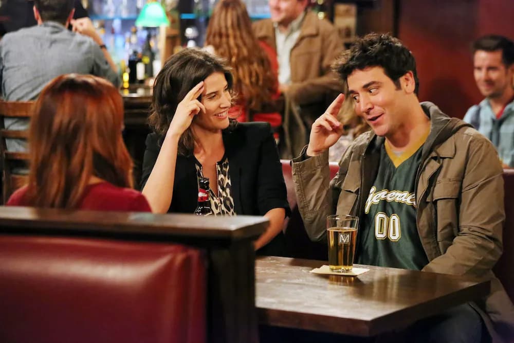 Josh Radnor : 'Pas même un peu proche' de ses camarades de How I Met Your Mother