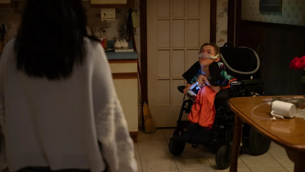 Steve Way (Furious) : l'acteur handicapé encense Liz Meriwether pour une romance handicap "saine et belle"