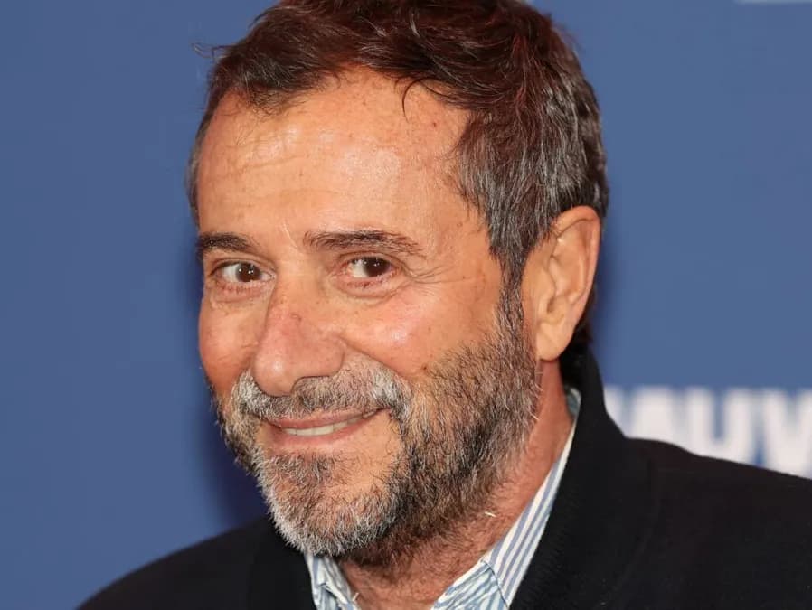 Bernard Montiel répond aux critiques de Jean-Luc Lemoine et Marc Toesca : « Des pleureuses qui ne comprennent pas la télé »