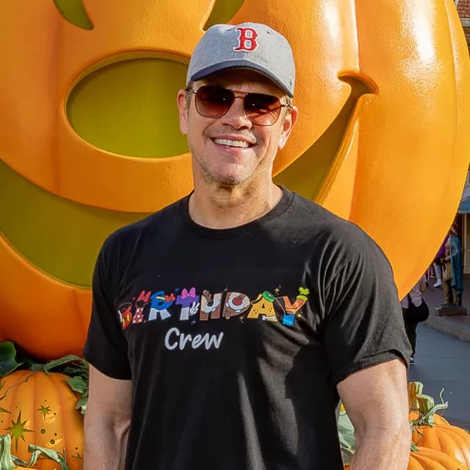 Matt Damon célèbre les 18 ans de sa fille Gia à Disneyland en famille