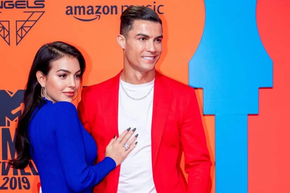 Georgina Rodriguez adopte officiellement les 3 enfants de Cristiano Ronaldo, une semaine après leur mariage