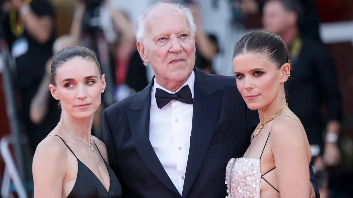 Kate et Rooney Mara, une sœur pour l'autre dans Bucking Fastard