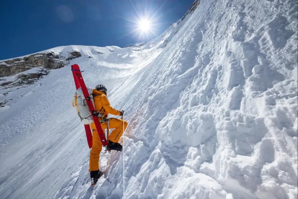 Jimmy Chin et Elizabeth Chai Vasarhelyi dévoilent 'Everest: The Other Side', un film tragique