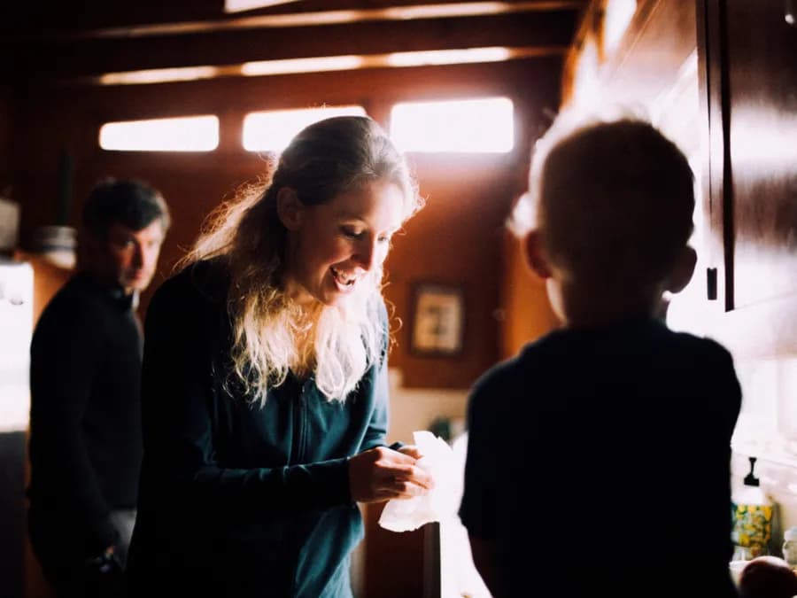 Elizabeth Holmes fait sensation à Telluride avec son documentaire "You Can See Everything"