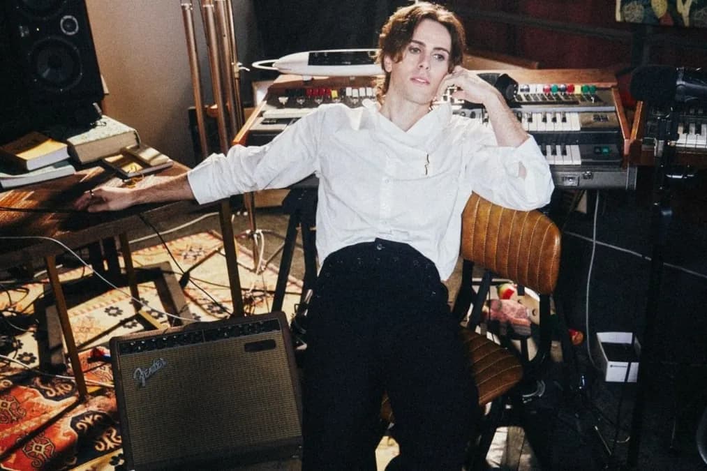 Yes Boone : son premier album chez Warner Music, entre French house et post‑punk