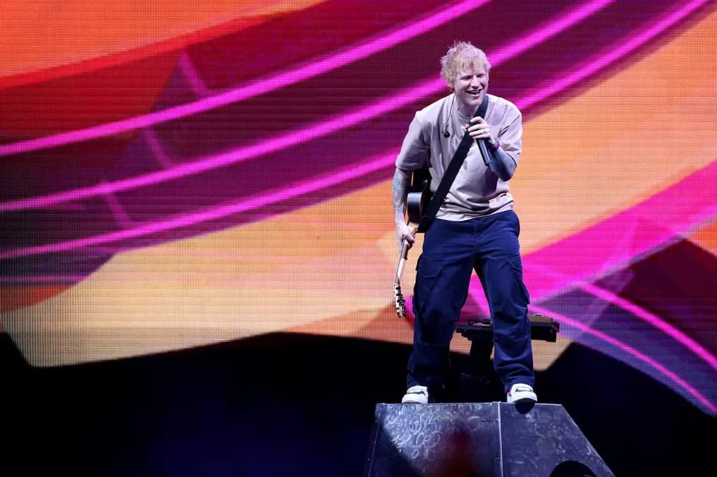 Ed Sheeran se désole publiquement après le retrait de Macklemore de son concert à Philadelphie