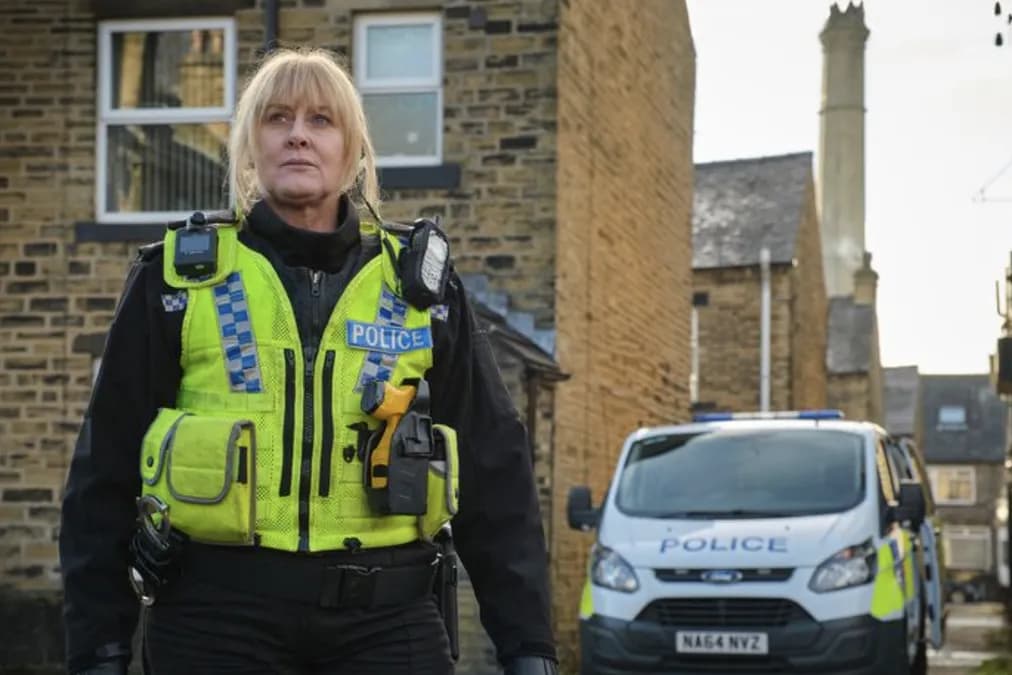 Sarah Lancashire dévoile son rôle dans la série Netflix "Witch Hunt" – thriller moderne sur la chasse aux sorcières
