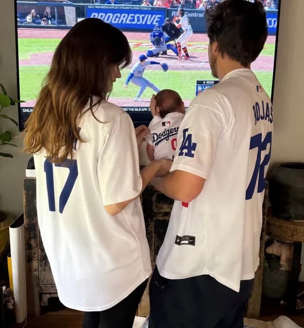 Barbara Palvin accueille son premier bébé avec Dylan Sprouse : tout ce qu’il faut savoir