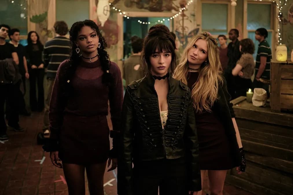 Malina Weissman dévoile le triangle amoureux de Briar et ses espoirs pour la saison 2 de Coven Academy