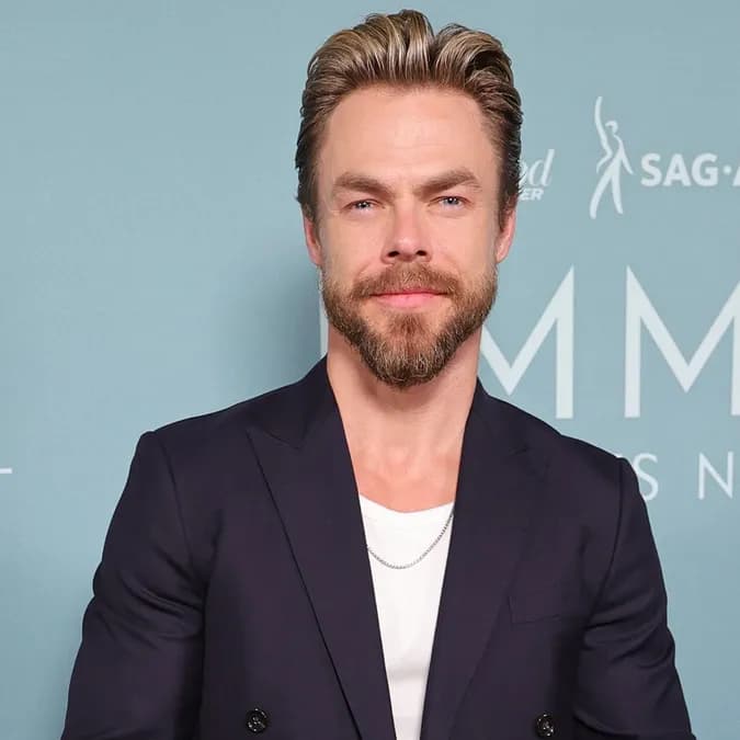 Derek Hough dévoile une photo tendre de sa fille Everley à 9 mois, déjà "trop grande"