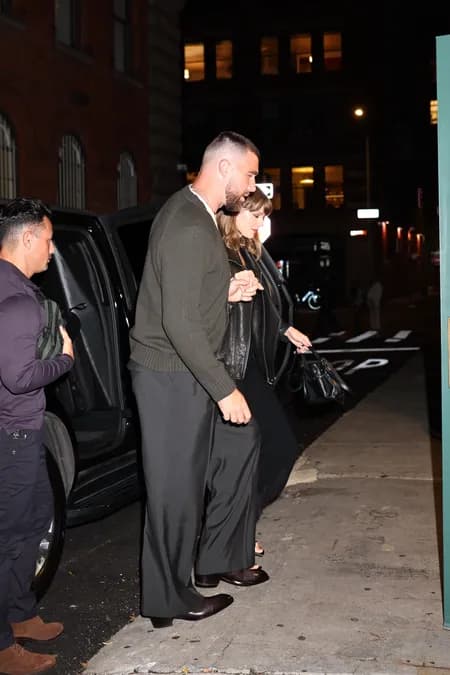 Taylor Swift et Travis Kelce fêtent le 37e anniversaire de Kelce à New York