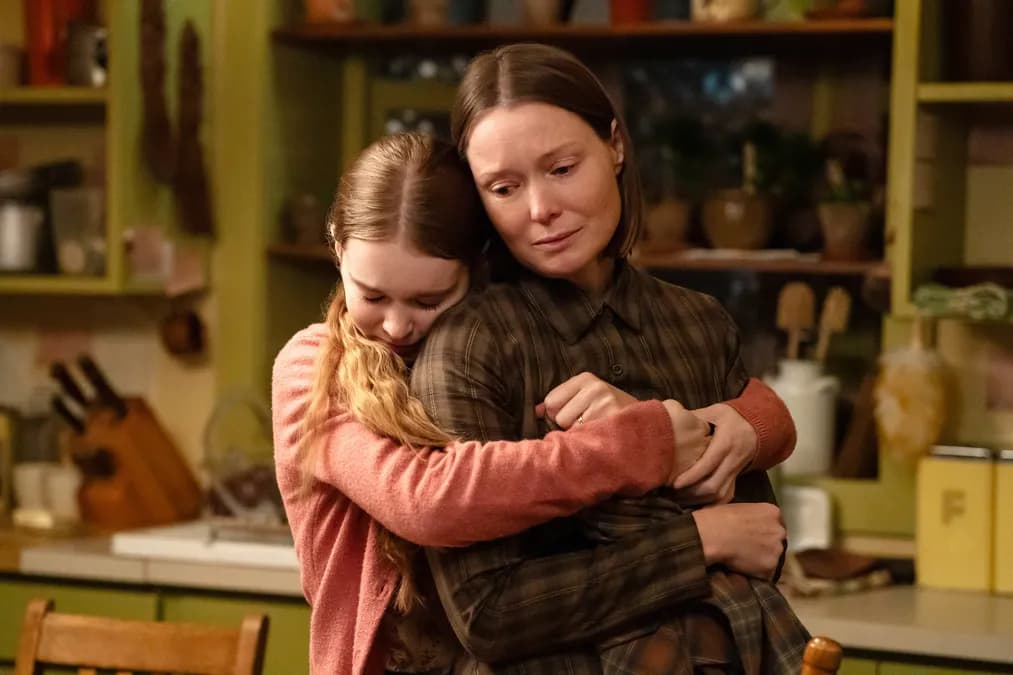 Samantha Sloyan révèle la modernisation de la mère de Carrie dans série de Mike Flanagan