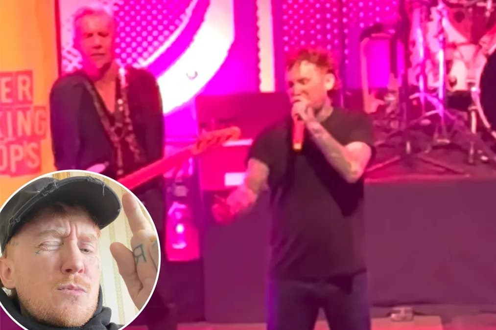 Frank Carter clash avec un spectateur masculin dans le mosh pit réservé aux femmes à Denver